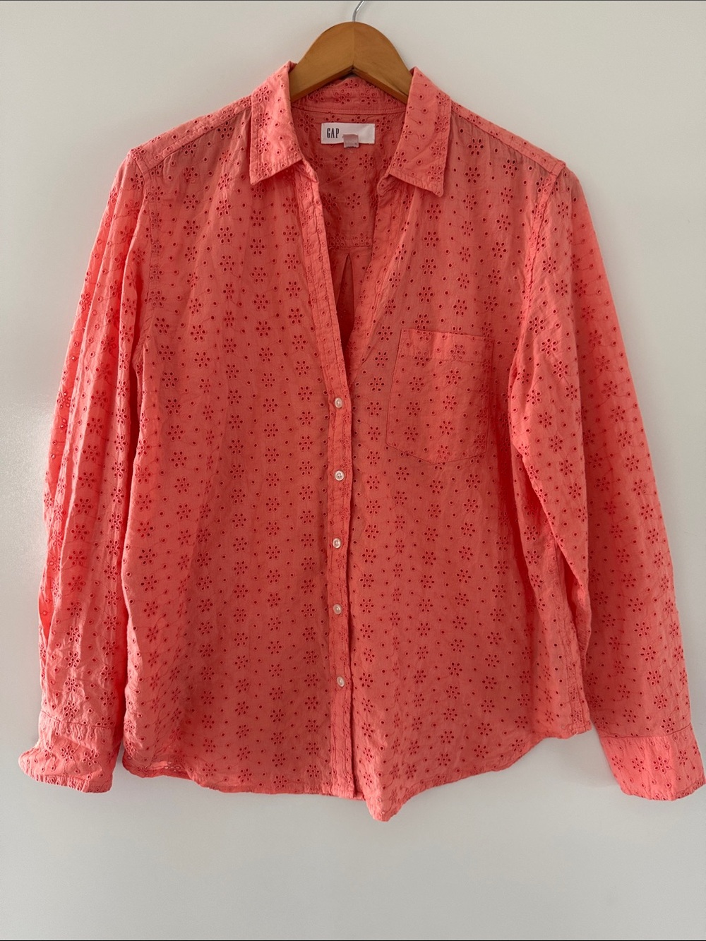 GAP Button Shirt Blouse Womens Large Coral Eyelet Cotton Long Sleeve